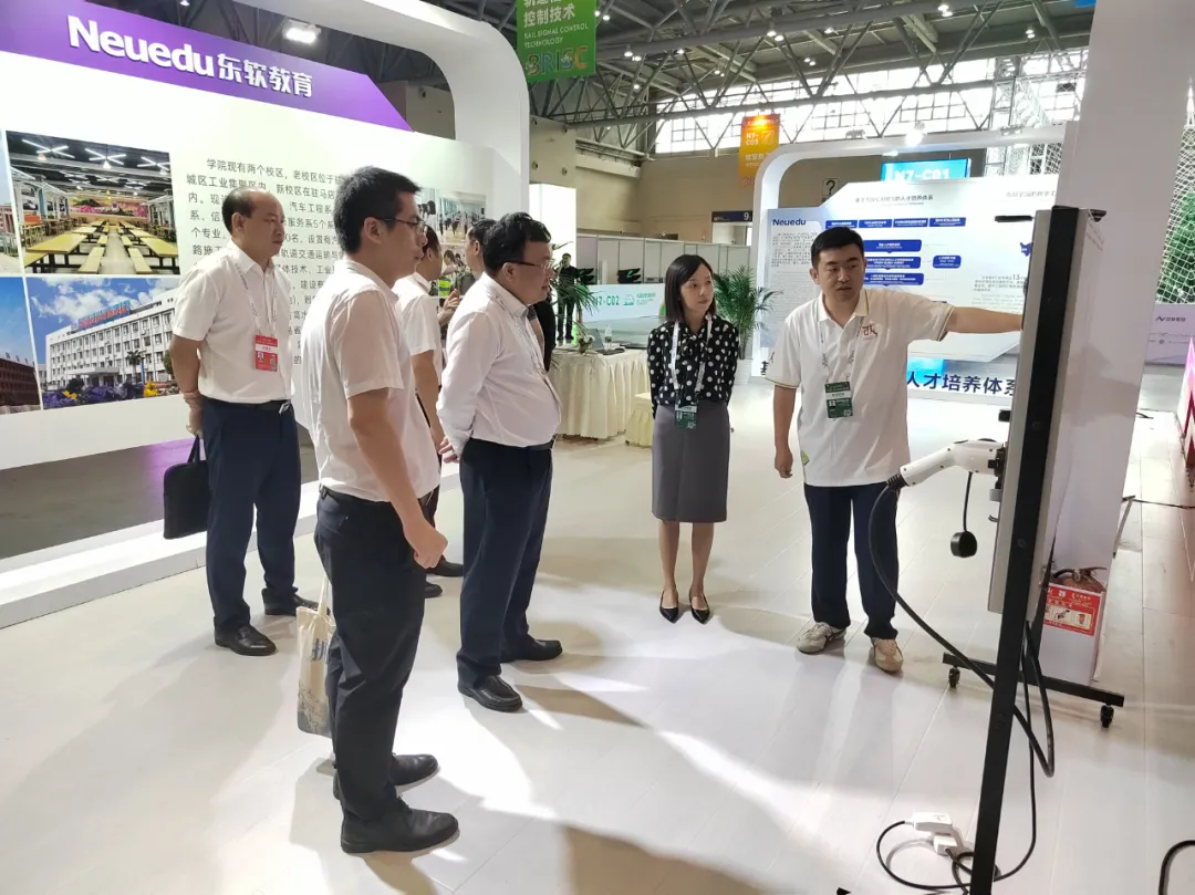 助力第二届“一带一路”国际技能大赛智能汽车软件技术表演赛顺利举办